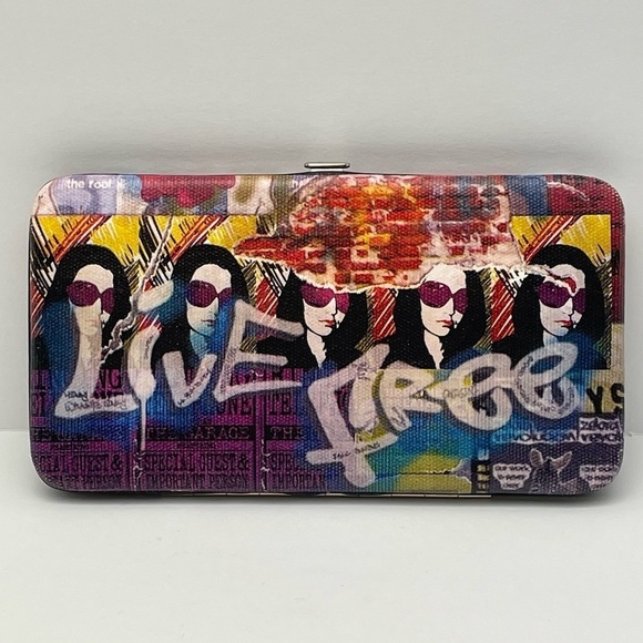 Kiss Closure Graffiti Style Wallet - Picture 2 of 11